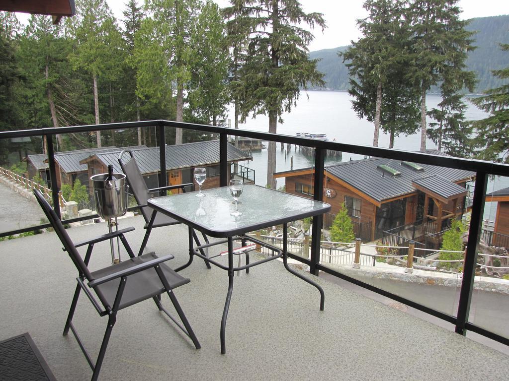 Pair-A-Dice Cottage Port Renfrew Eksteriør bilde