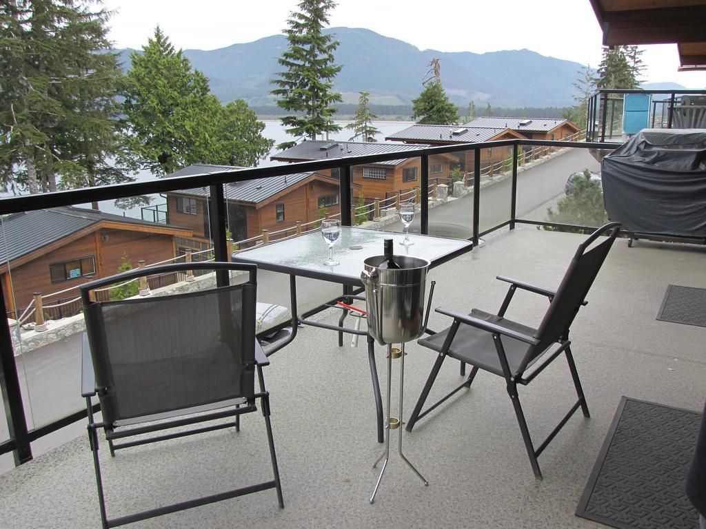 Pair-A-Dice Cottage Port Renfrew Eksteriør bilde